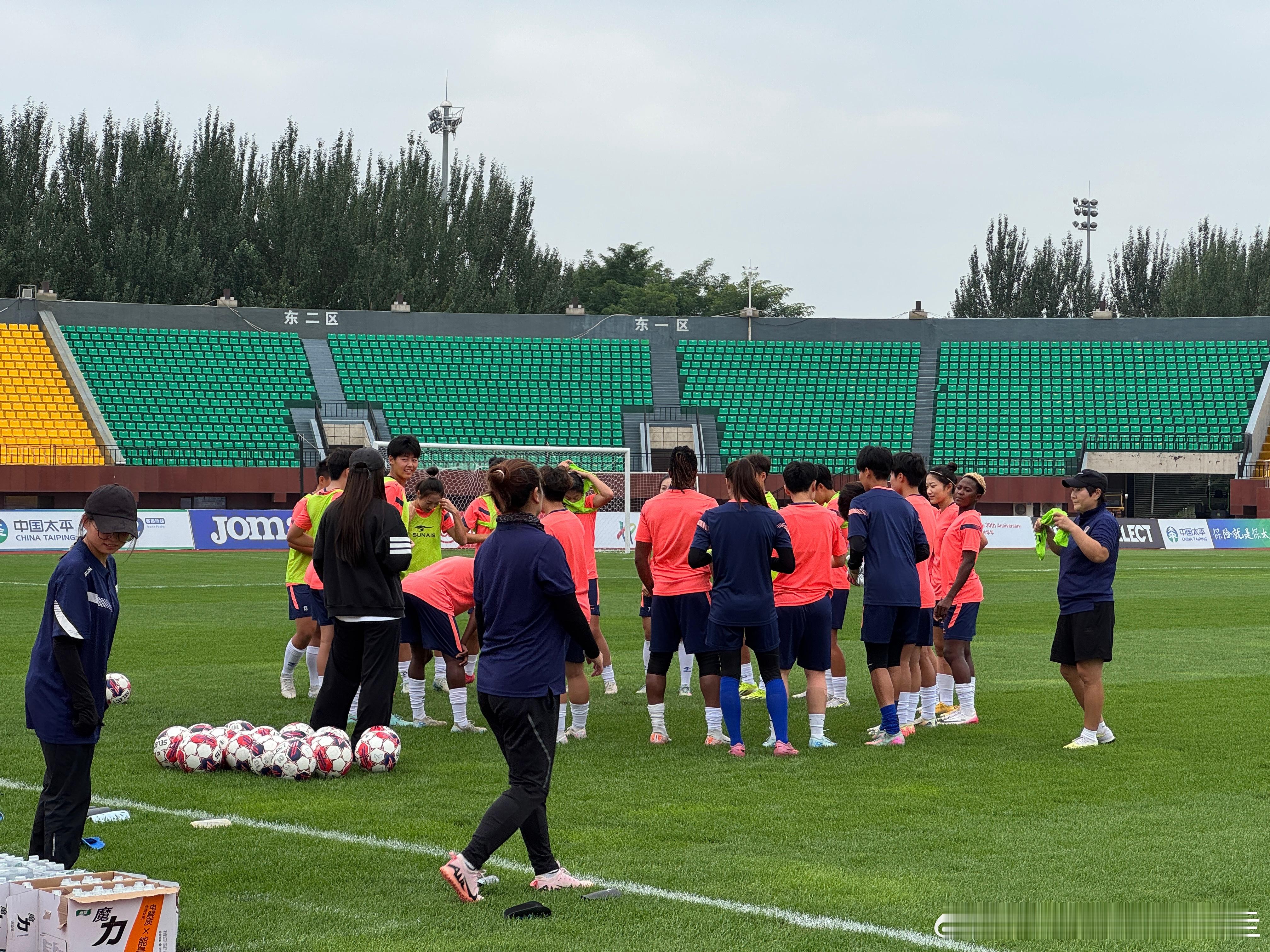 中国女足女超联赛 辽宁主场赛前，今年和这些美丽的姑娘一起过七夕艾婷婷婷婷走走[超