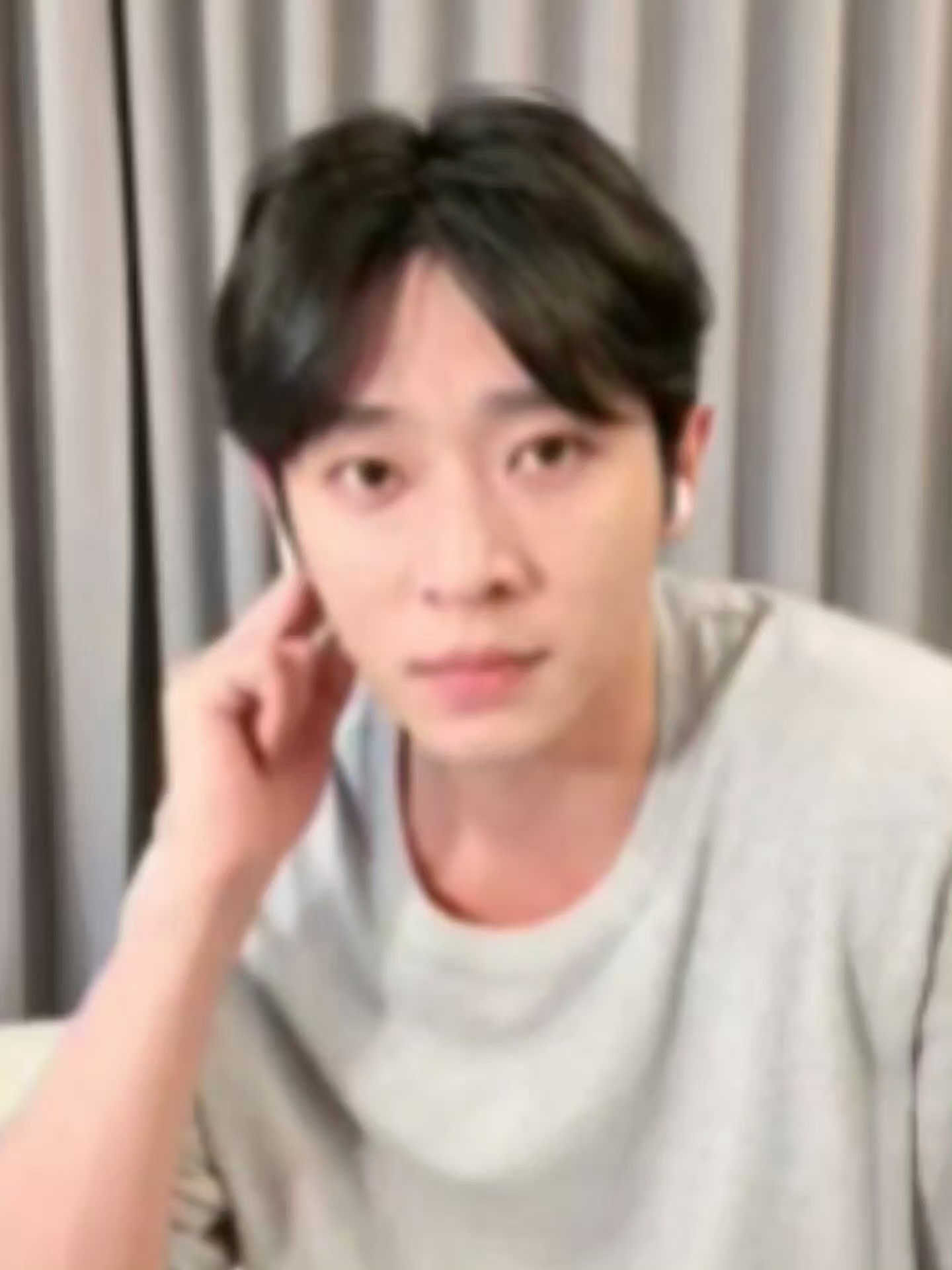 丞磊辟谣速度丞磊光速辟谣玉簟秋从徐若晗开口到丞磊否认，中间没超过一秒。剧里角色干