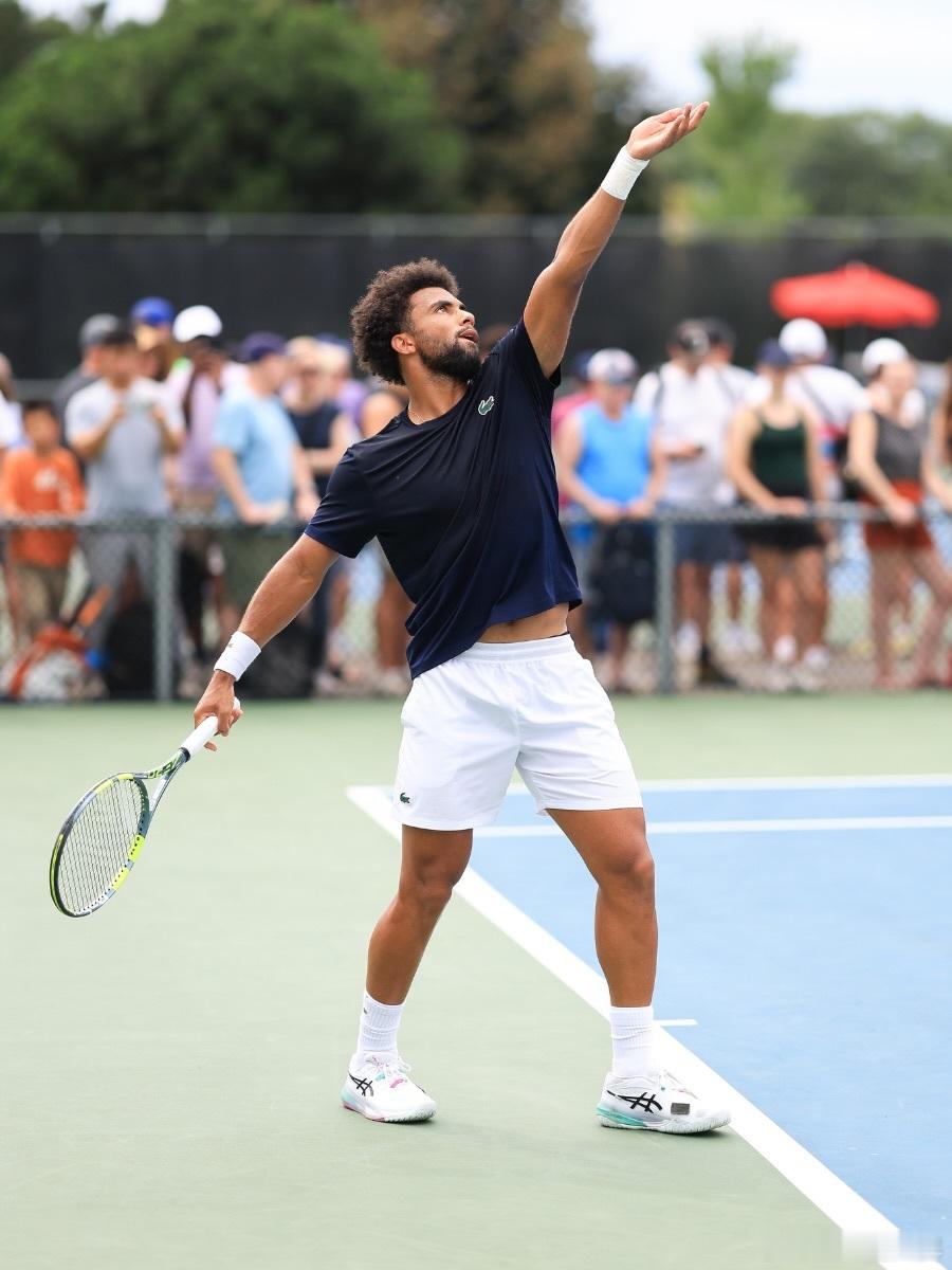 完美开启首日征程！🎾蒙特利尔备战进行时💪📷：obnmontreal网来不息
