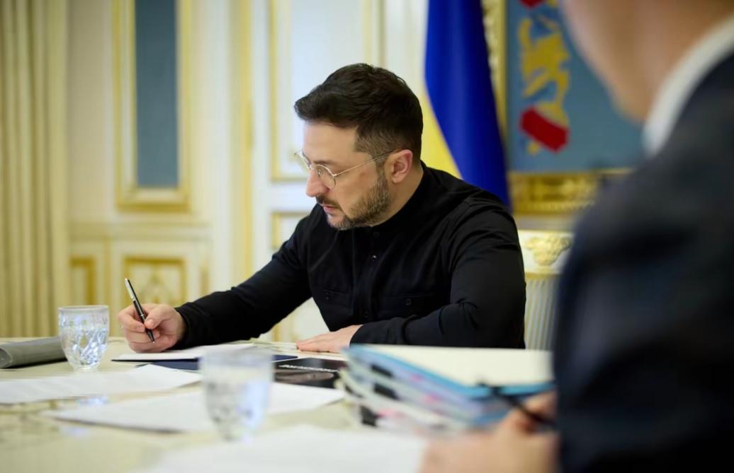 乌克兰议会通过重要议案，乌克兰议会以268票赞成，全票通过禁止战争时期展开总统选