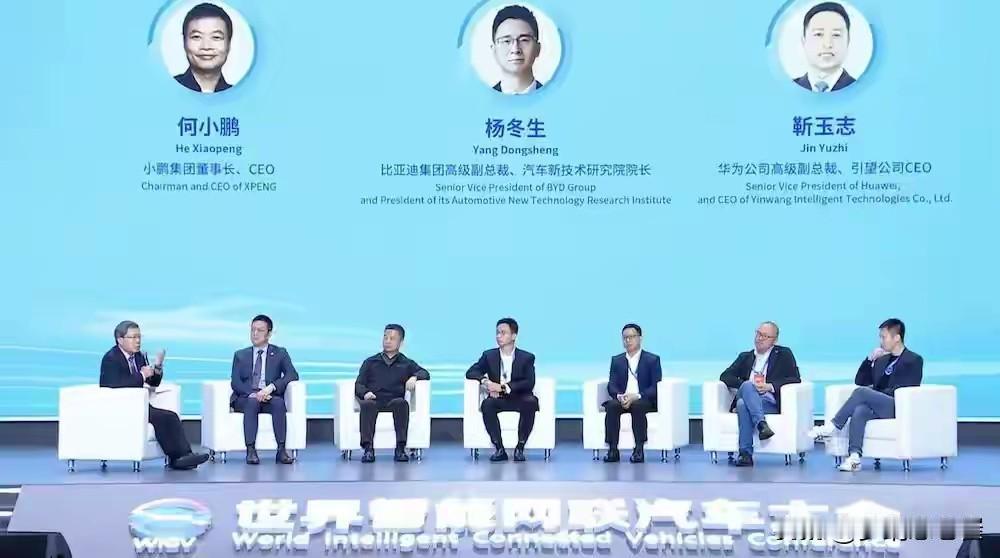 小鹏L4智驾采用纯视觉端到端大模型技术路线，不依托激光雷达与高精地图，凭借第二代