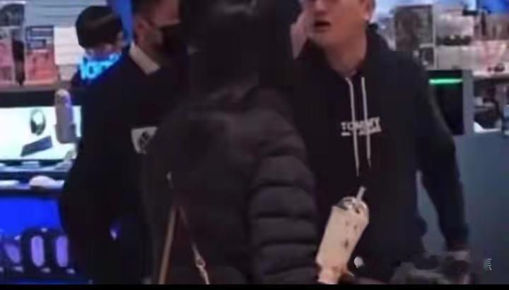 新规落地！被打还手不再算互殴，上海地铁男子被扇10耳光案终成历史
 
2026年