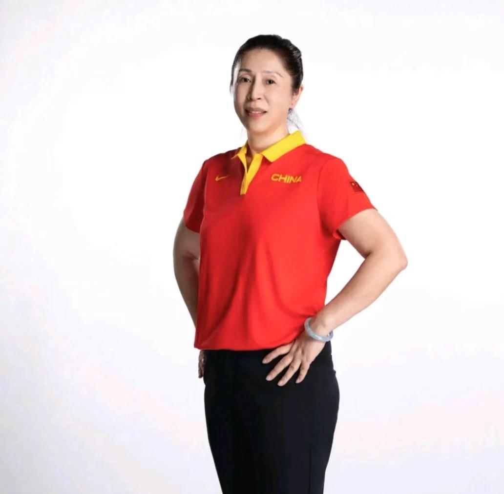 中国女篮无缘奥运会8强，四问主教练郑薇：
 
1、作为曾经的世界杯亚军，这次奥运