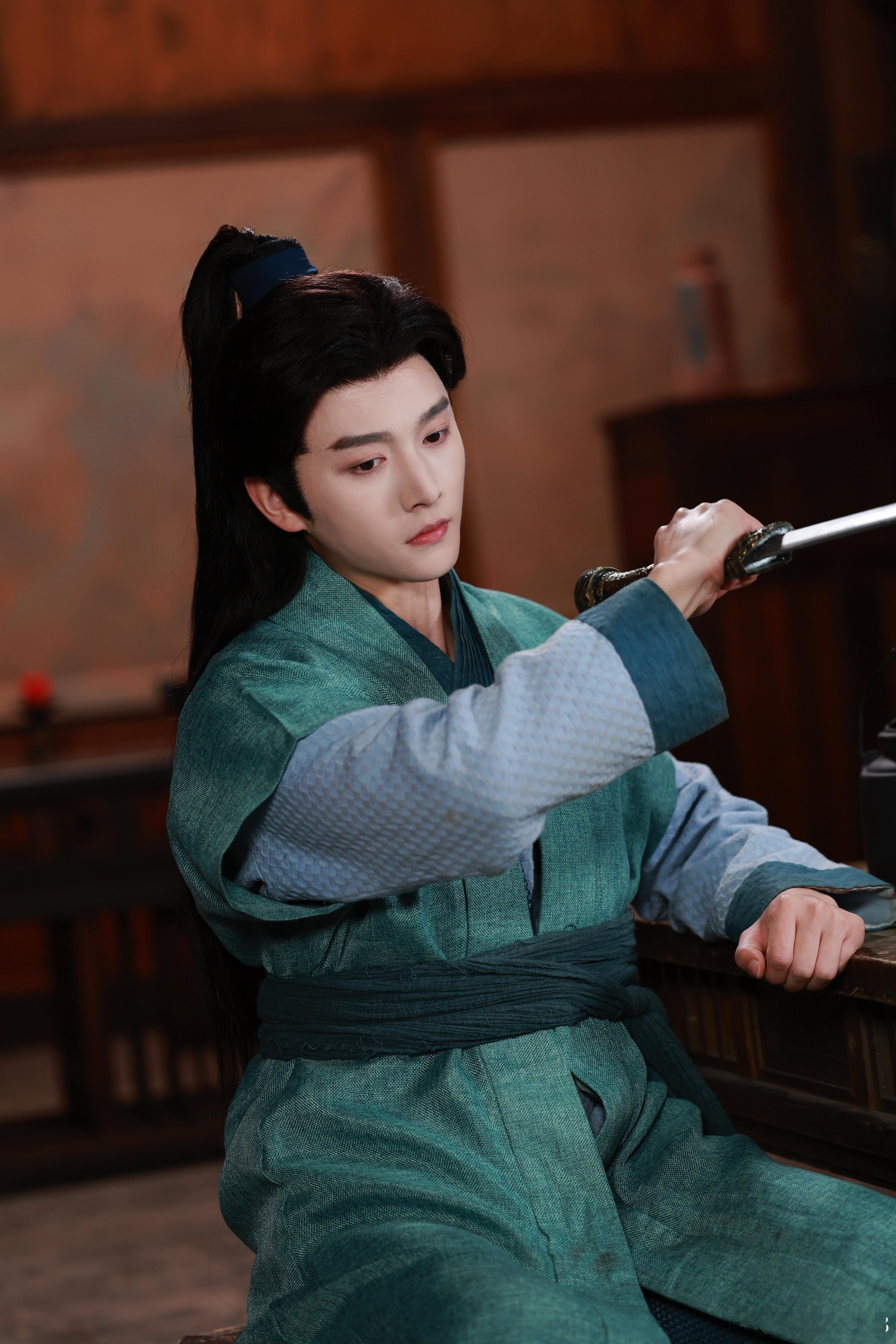 明川 🍊向全世界安利明川 挥剑的那几下还挺帅的哦！