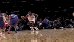 你见过一个体重超过300斤的球员跑快攻吗？
2004年全明星赛上，奥尼尔的一次全