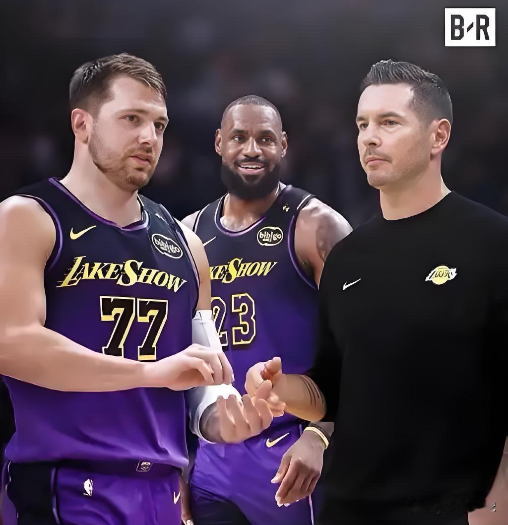 湖人想更进一步，东契奇必须摆脱防守惰性！


在开赛一波连胜后状态有所起伏，防守