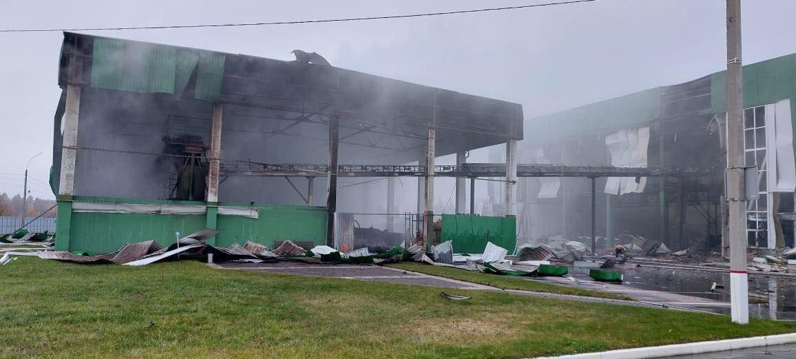 俄罗斯无人机摧毁乌克兰首座大型生物发电厂。

乌克兰切尔尼戈夫州科留基夫卡市，2