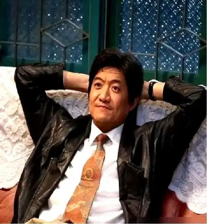宁可赔偿500万违约金，也要换掉男主角。当年拍《康熙王朝》，投资方铁了心要焦晃演