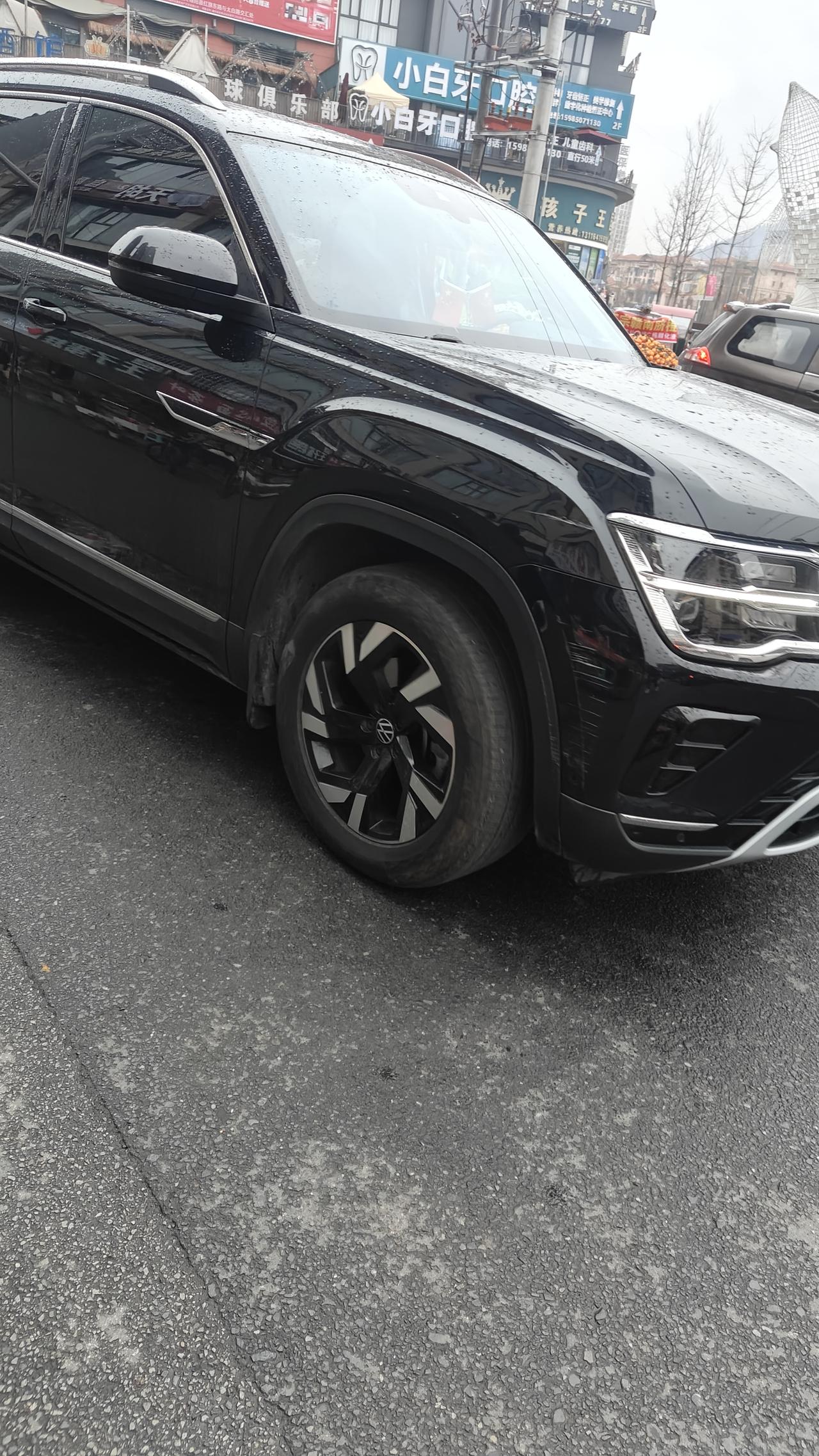 大众用这种轮毂很少见