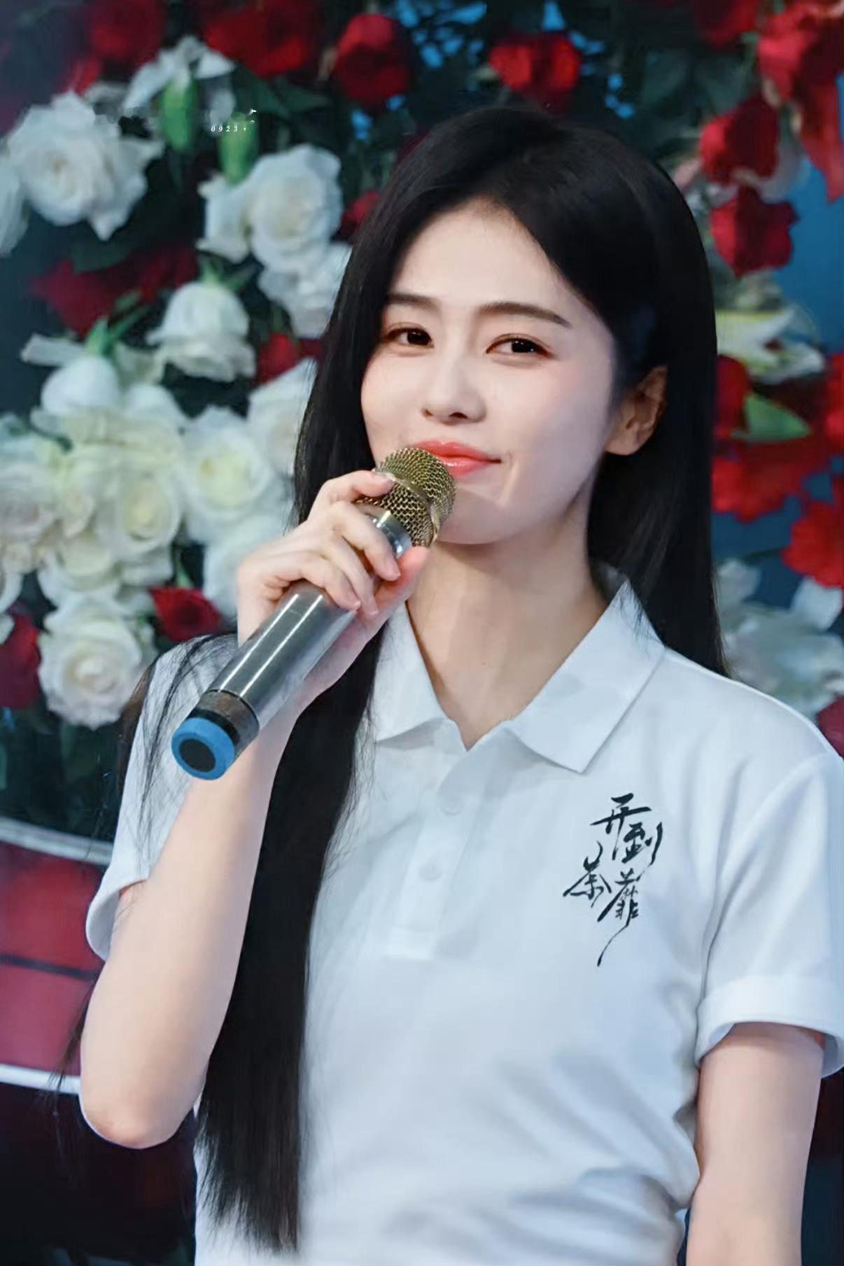 电视剧周生如故[超话]  那些小小的醋意，微不足道的情绪，和一身温柔爱意都落在你