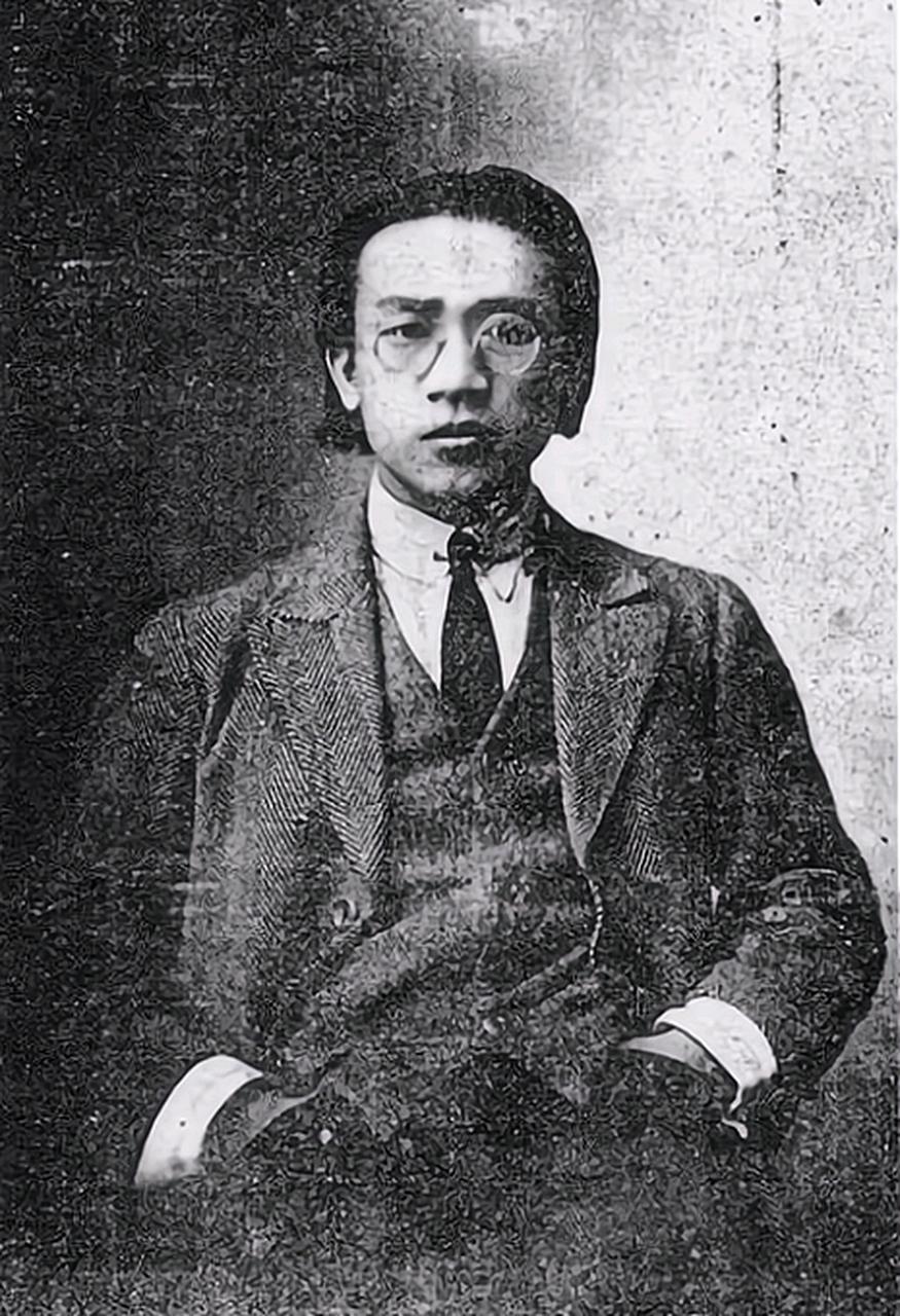 1907年，7岁的林风眠看着母亲被村民们五花大绑，即将带去“沉猪笼”，他冲进厨房