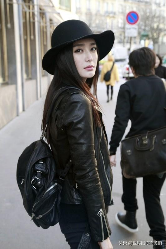 内娱最“嘴硬”的一对，这次藏不住了！
最近秦岚被拍聚餐后直奔魏大勋小区，车牌被自