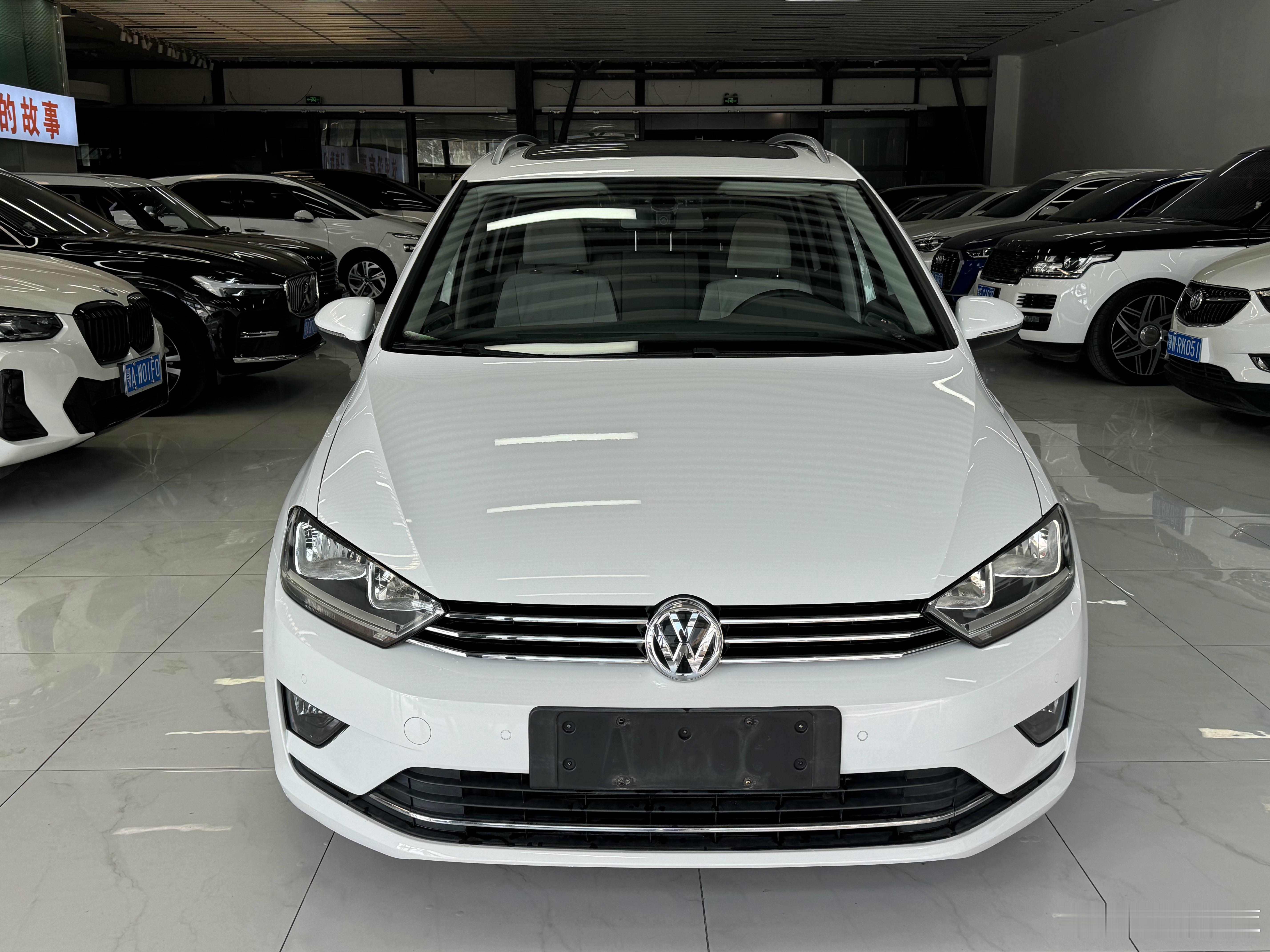 大众高尔夫嘉旅 整备上架感觉像换了台车似的 真看不出来是个二手车 竟然有8万公里