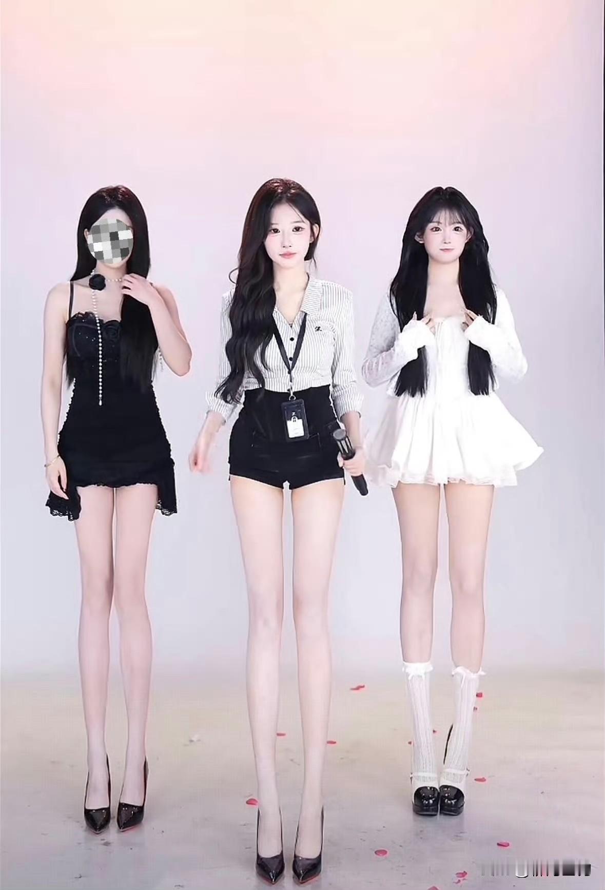 我有个朋友是做直播的，
这几天总对着镜子发呆。她说过一个月镜头里的自己就要变样了