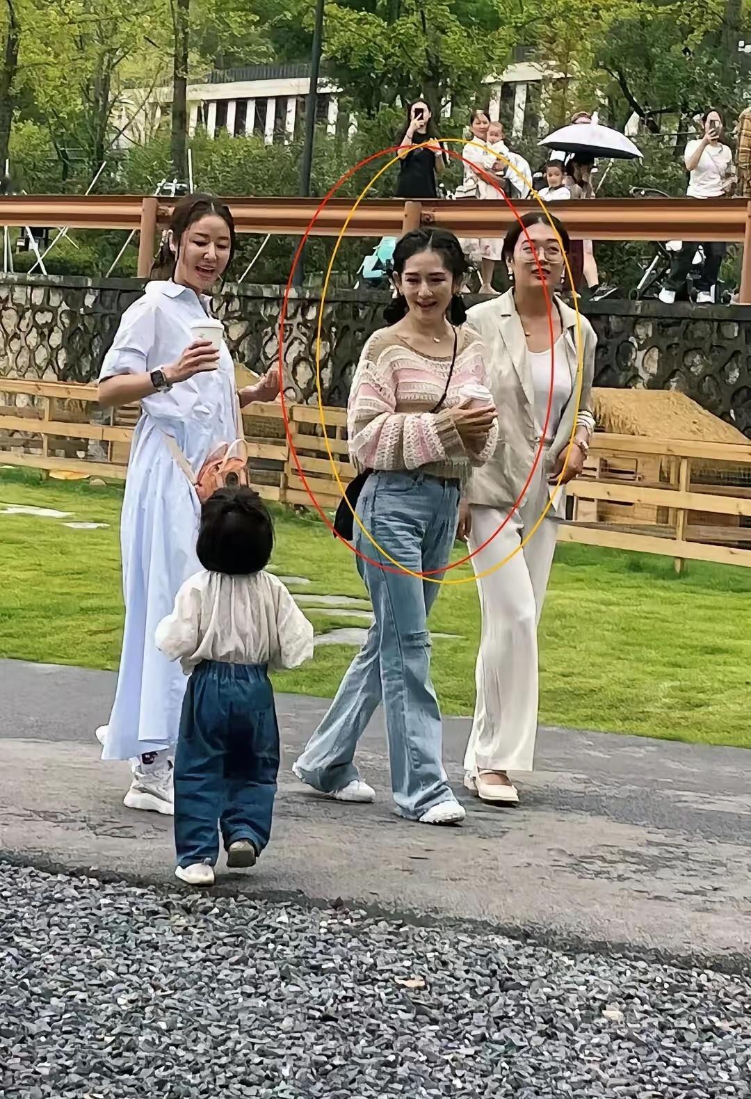 我的天呐...谢娜，现实中长这样？ ​​​