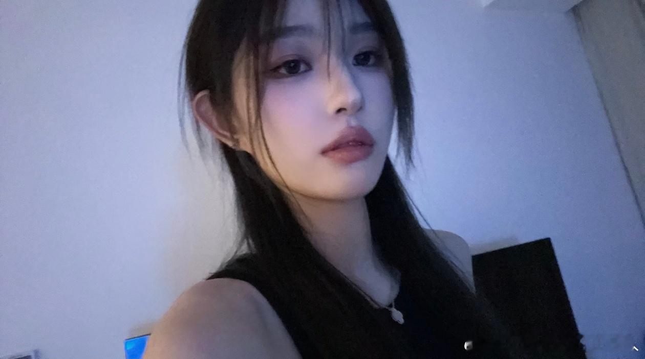 一个优雅的挑水人王奕 脸蛋天才取向狙击王奕我们永远在一起嘴角梨涡上扬酒窝荡漾🌟