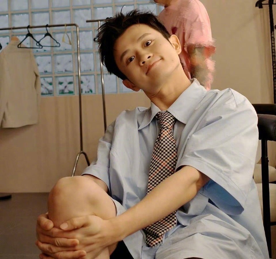 王勉泥潭大战超绝偷感  泥潭里的王勉，简直是偷锅小能手，这操作看得我目瞪口呆！ 