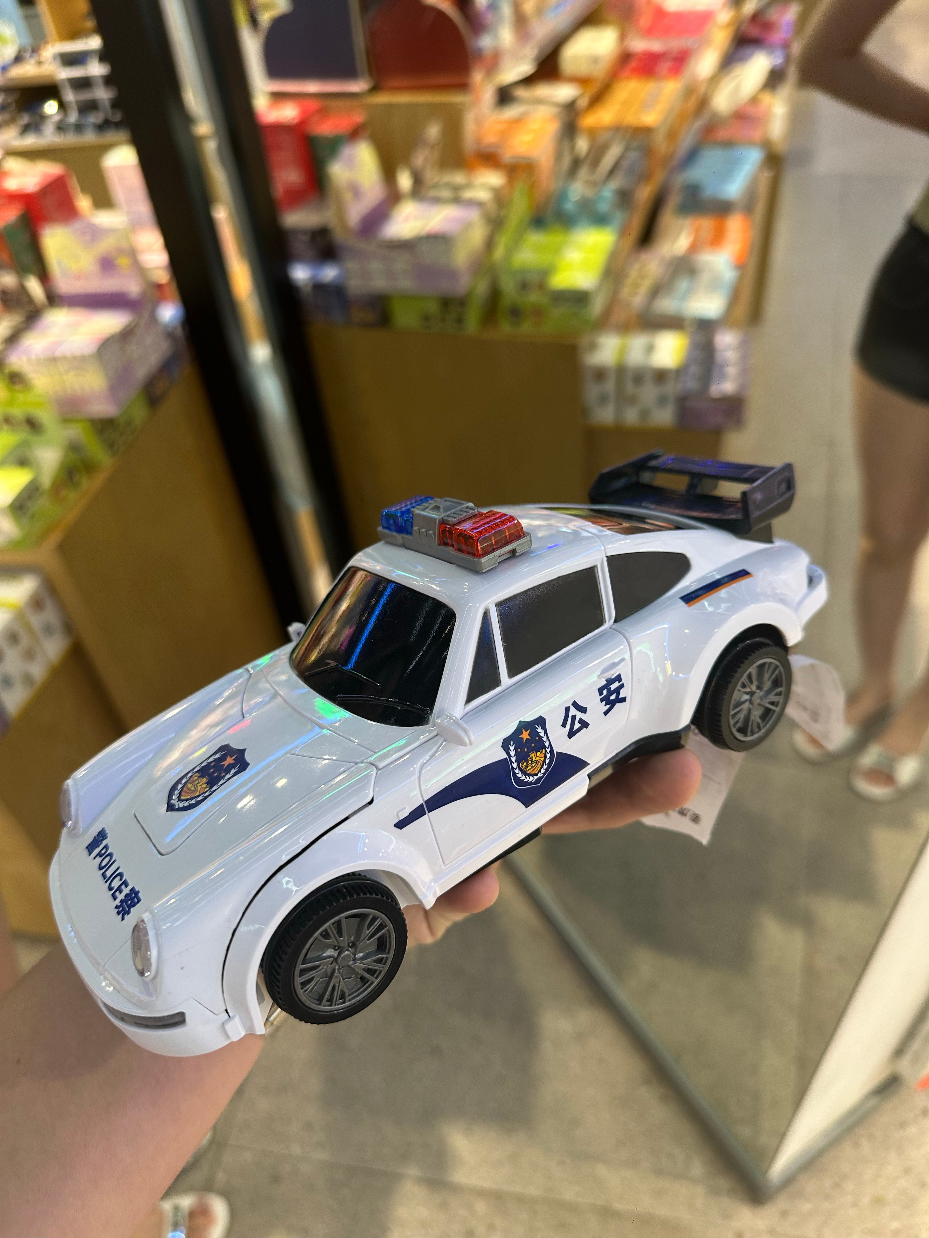 这哪家公安这么狂的，保时捷当警车🚓  ​​​