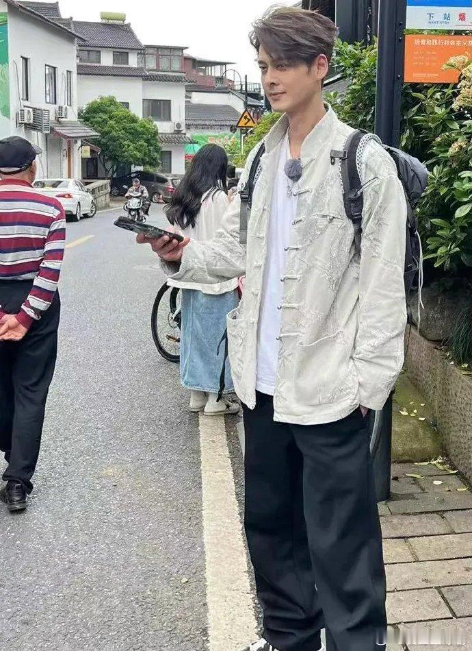 林志颖是不老男神，而郭品超比小志还抗老[允悲][允悲]47岁的他依旧像个年轻小伙