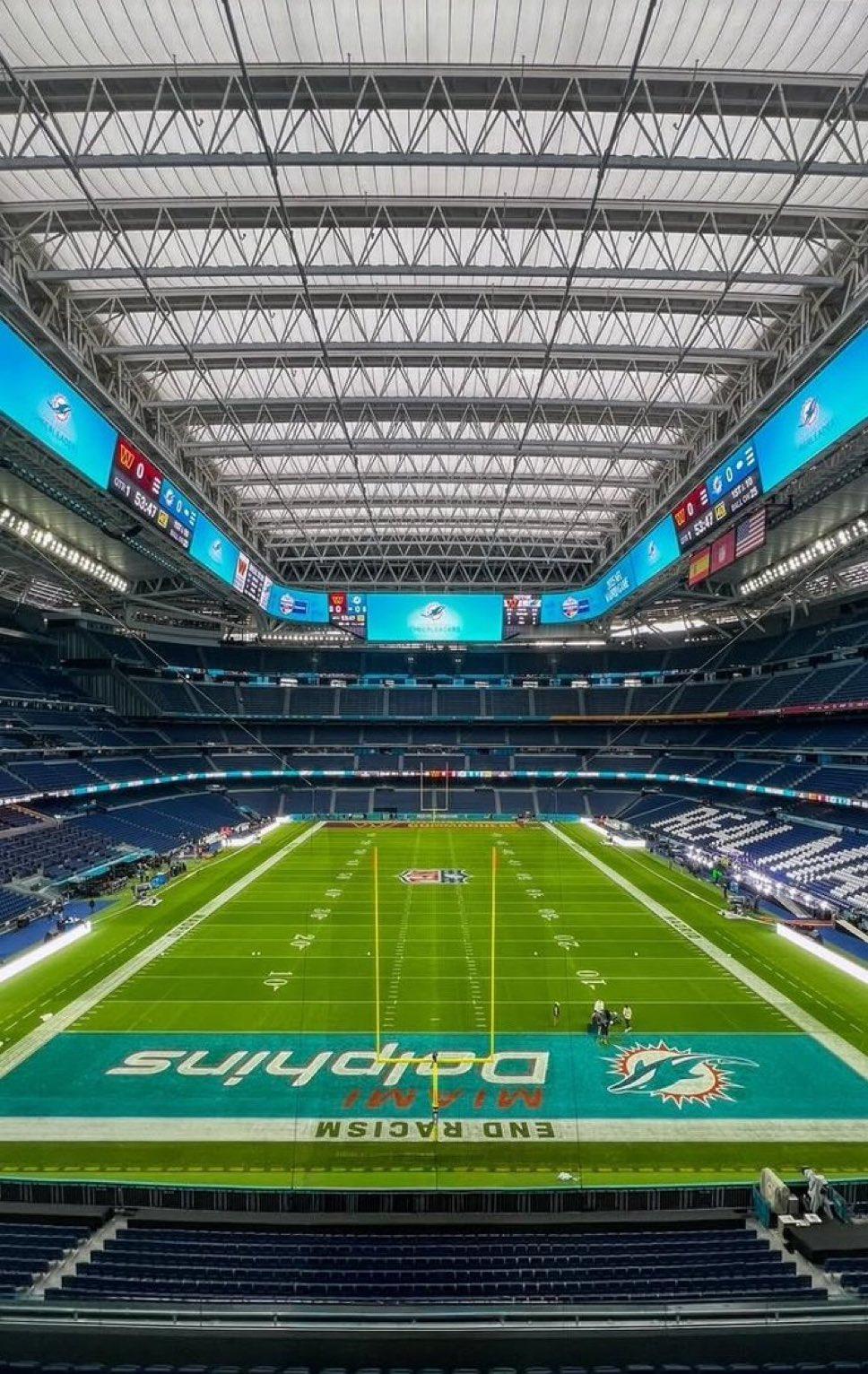 伯纳乌已经位NFL比赛做好准备💪