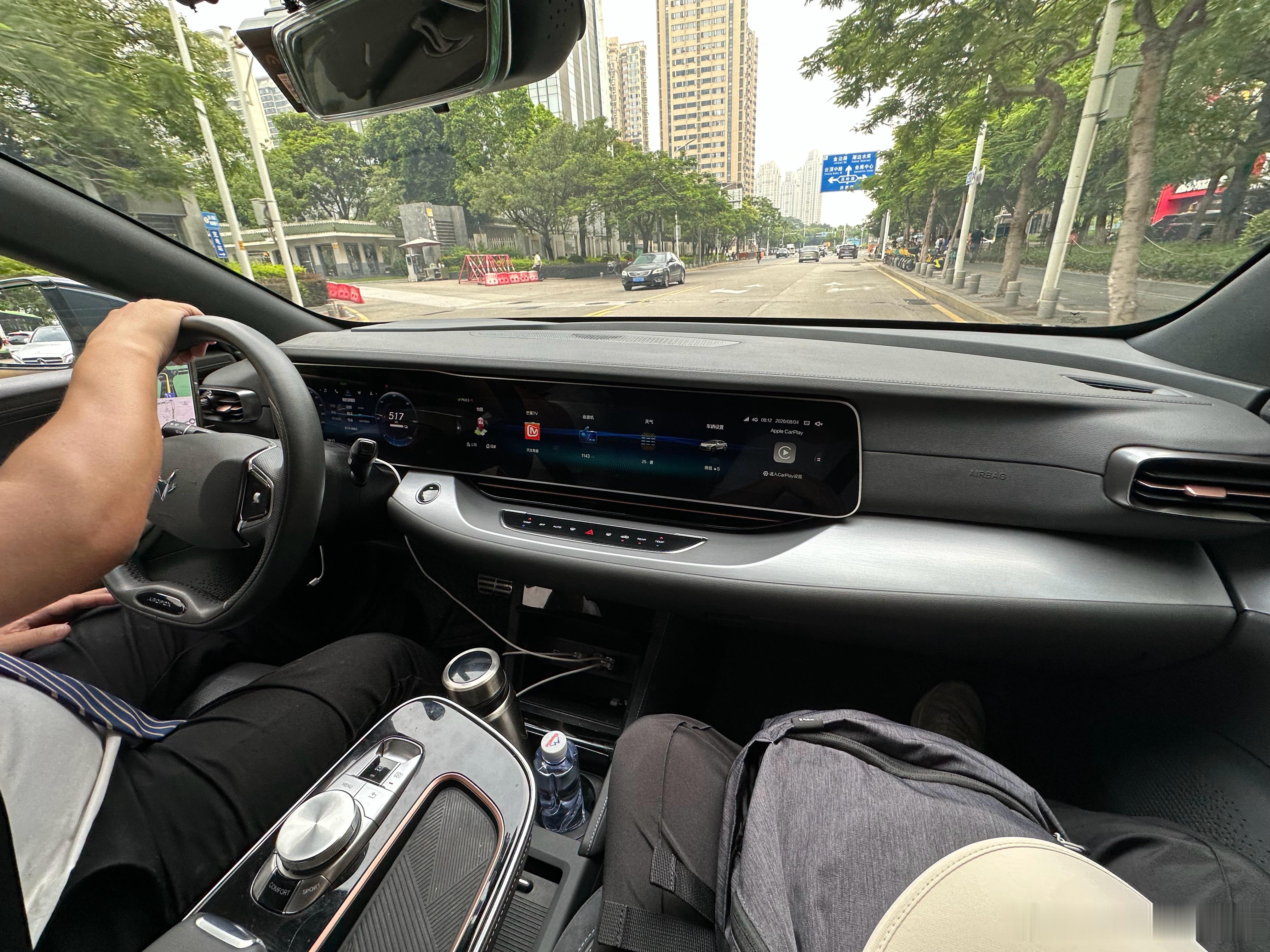 第一次打车打到极狐阿尔法S 