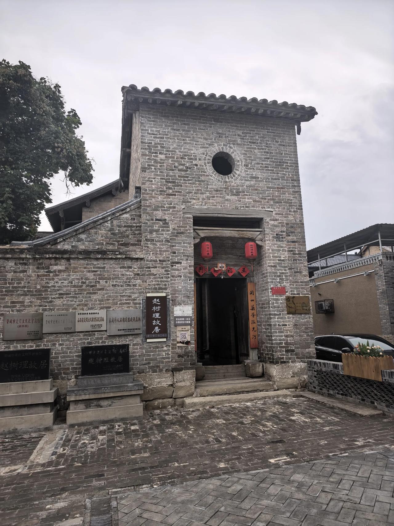 杜鹏程以保卫延安享誉文坛，韩城象山上的杜鹏程墓是家乡人民对他的纪念。和他同时期的