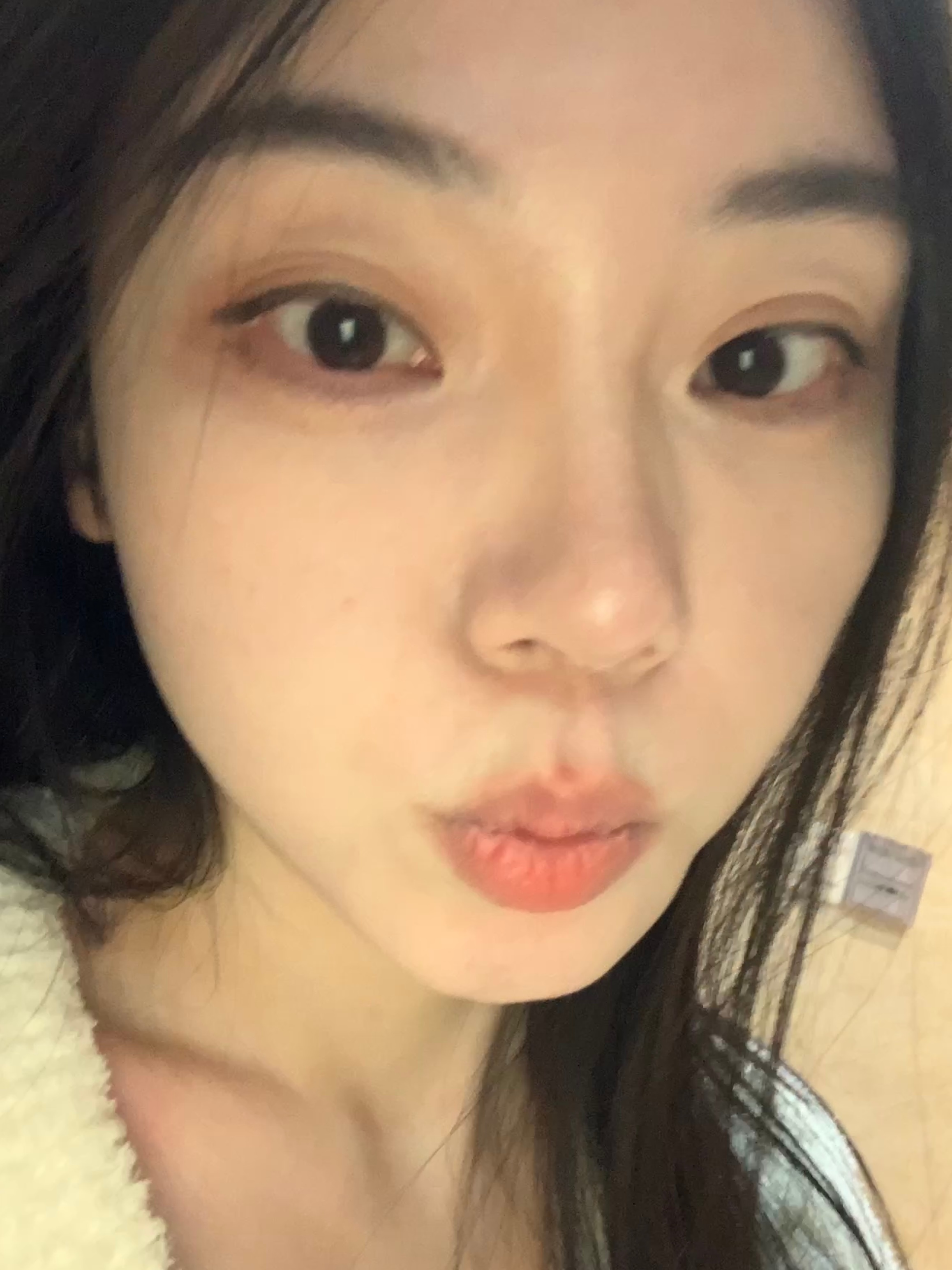 又一次品尝到了诡秘的手艺去拍写真发现背部一不小心就有了锻炼痕迹