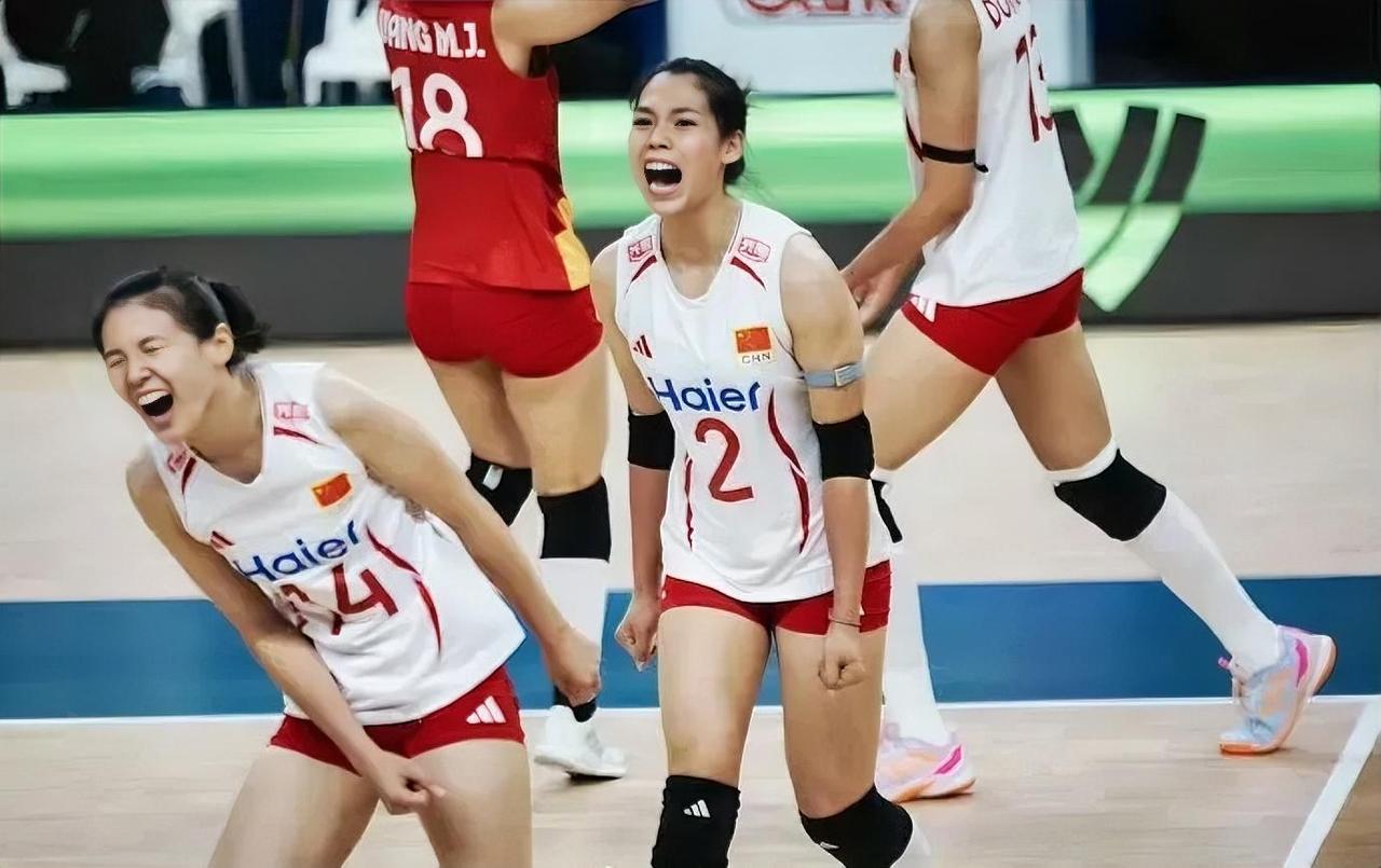 有点意思！中国女排3-0复仇法国！
在世界女排联赛土耳其站，中国女排对阵法国队，