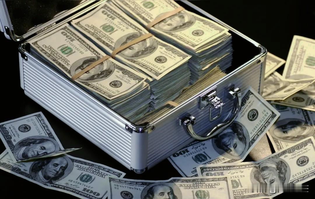 特朗普想让我们的社会和经济倒退25年？自从他当选后就放话要对我们的商品加征高额关