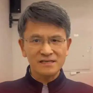 酒桌文化的式微折射出社会评价体系从“服从性测试”向“能力价值导向”的转型。

这