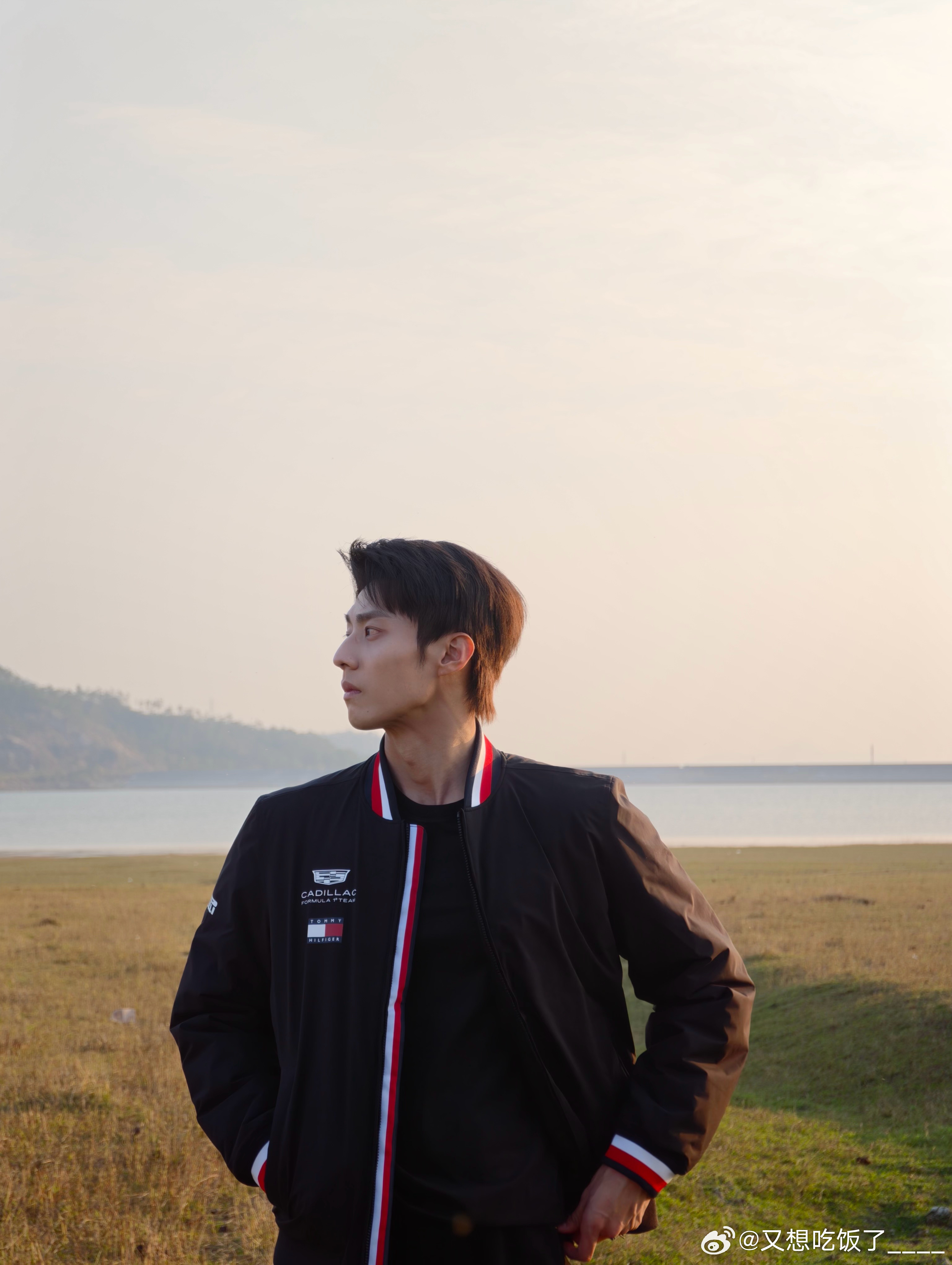 陈靖可突袭直播这直播也太有梗了吧！陈靖可突袭上线，粉丝要9个数字买彩票，他一本正