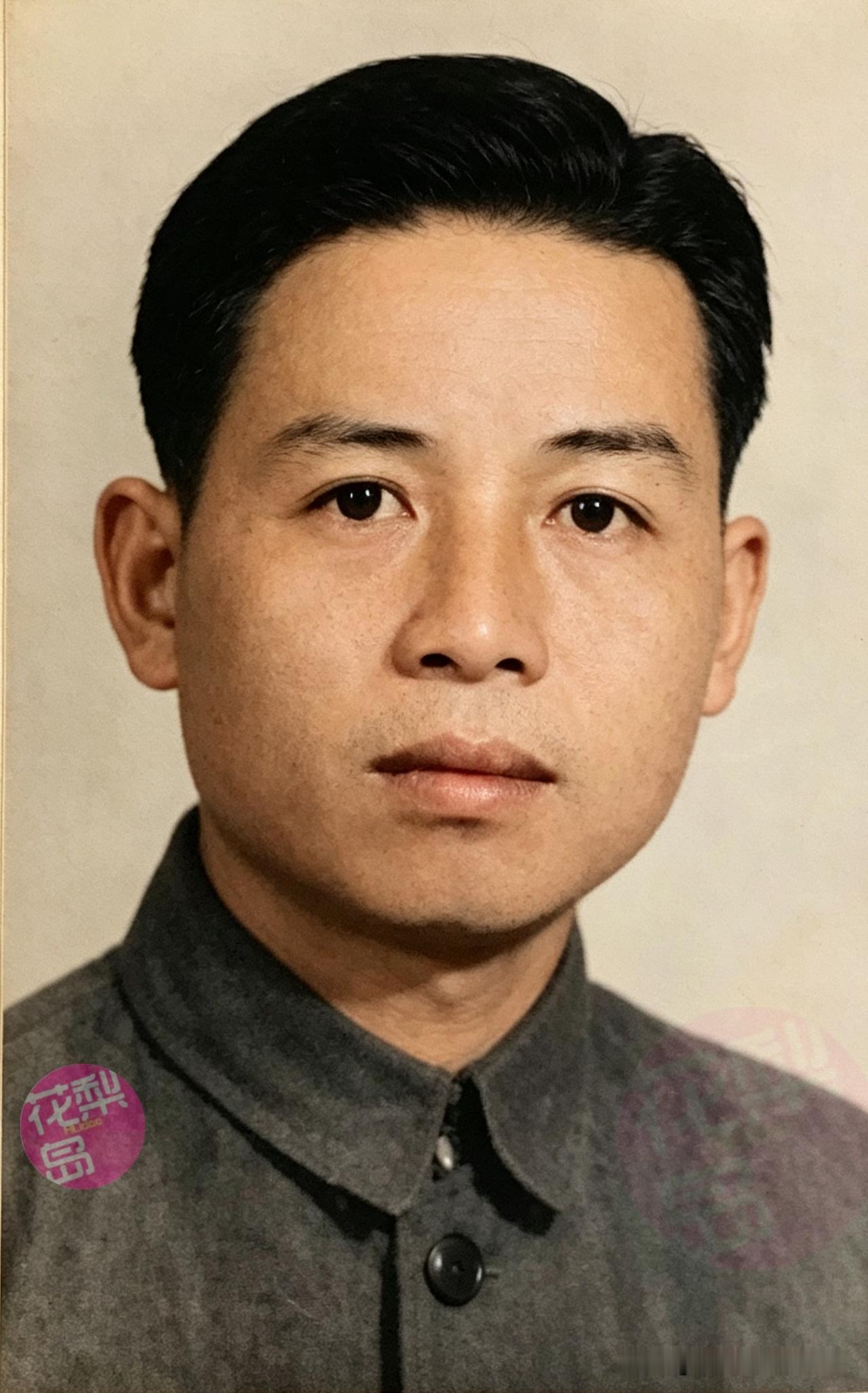 他18岁时任琼东县委书记，亲历开国大典。琼革命战士黄大仿。

黄大仿，文昌县宝芳