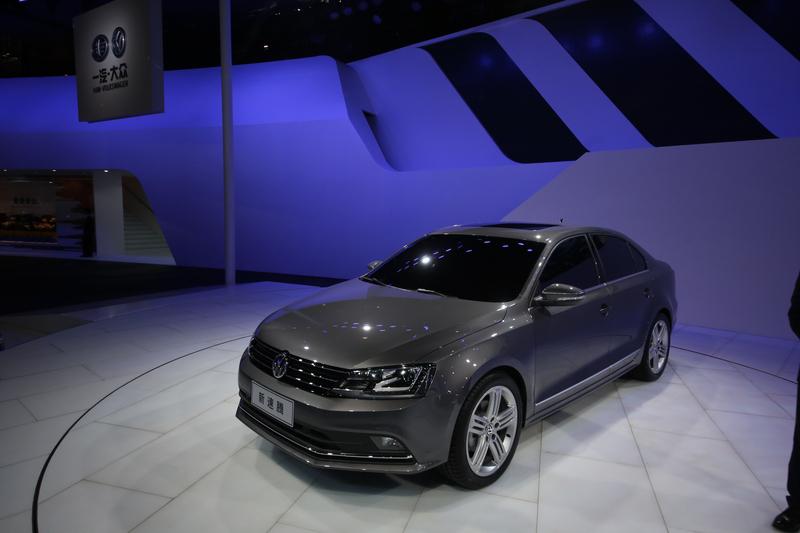 新速腾选1.6还是1.4T，得看个人需求。要是经常跑高速，追求动力，那1.4T是