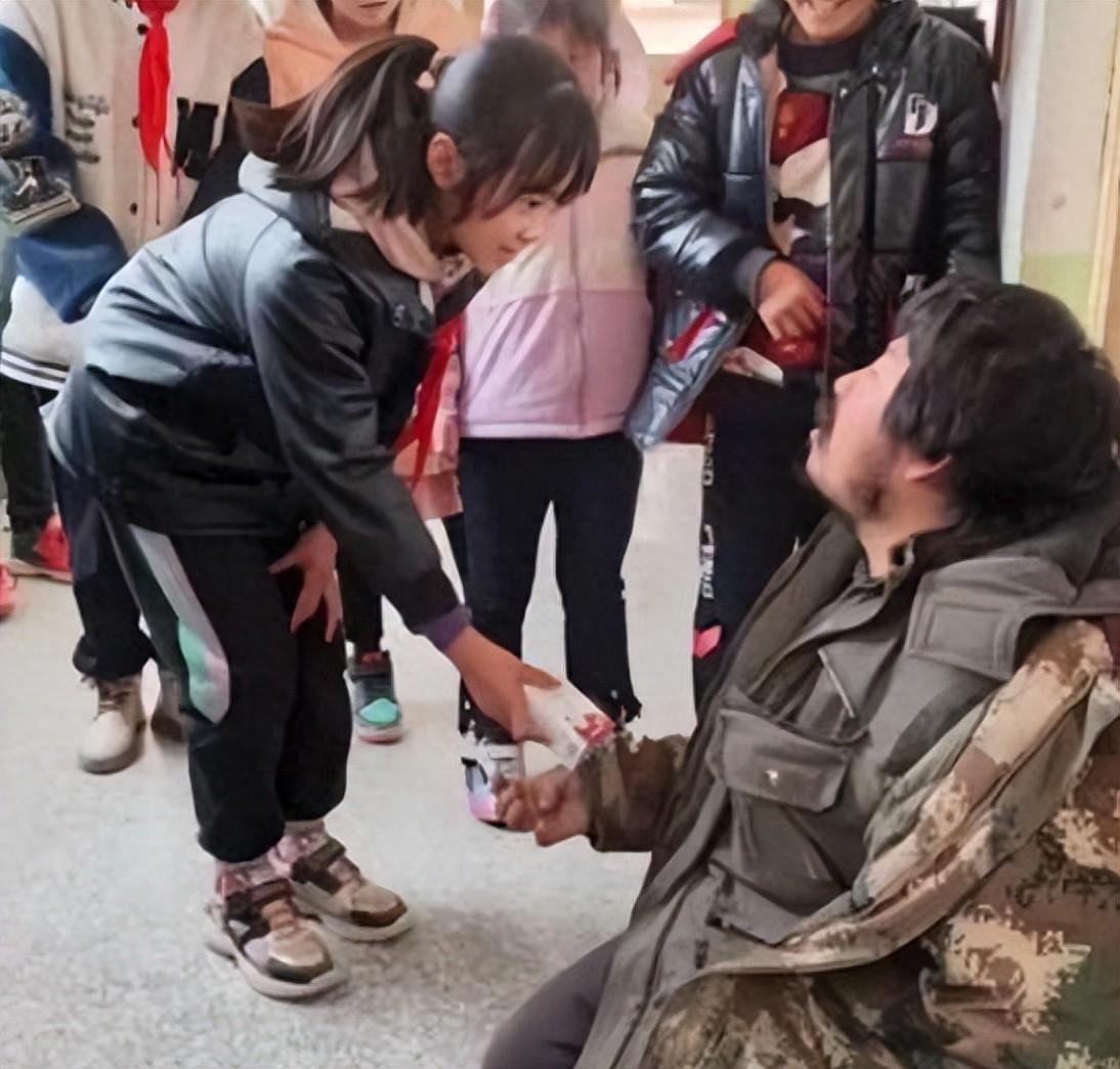终于，我等到了有人解读“胡雷资助的女孩去世”，这件事我们最该注意什么？

在今日