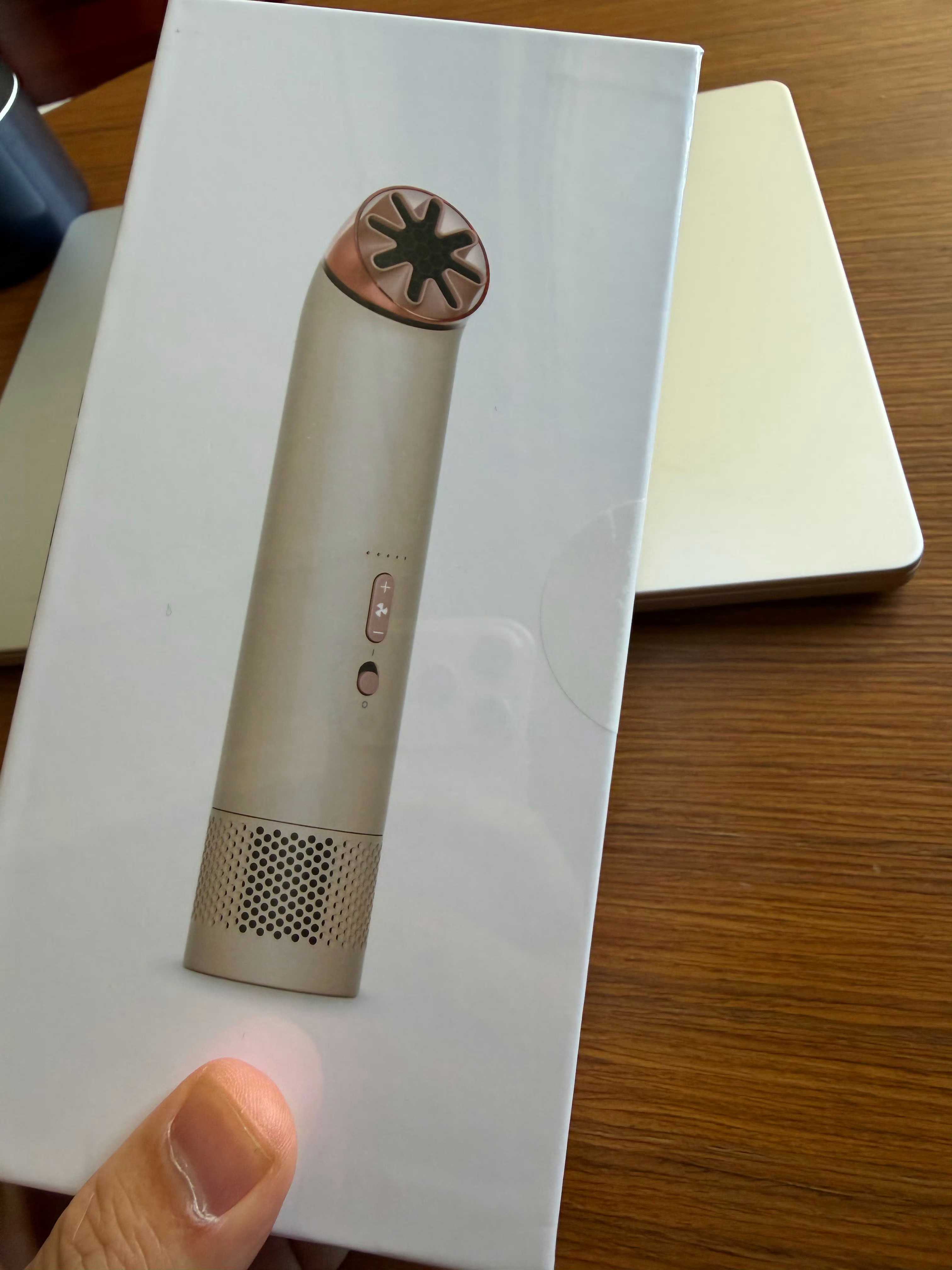来，价值800元的戴森电风扇抽给喜欢喜欢坦克300的年轻人👉：网页链接