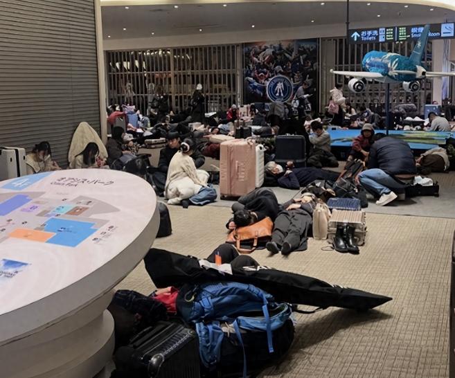 17死249伤！屡劝不听，滞留北海道旅客喊话祖国包机接人！
2026年1月25日