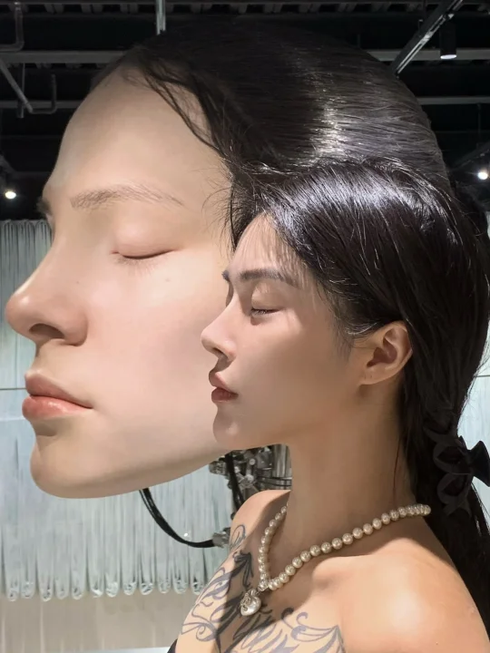 上海巨人展｜𝐇𝐀𝐔𝐒 𝐍𝐎𝐖𝐇𝐄𝐑𝐄 🕶️