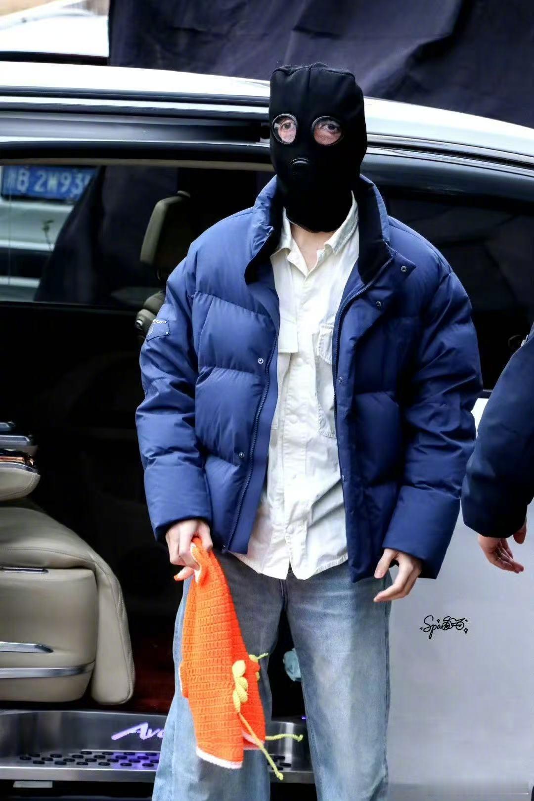 离了徐振轩谁还逗我笑 谁懂啊，已经开始期待徐振轩每天戴什么帽子了，已经被徐振轩支