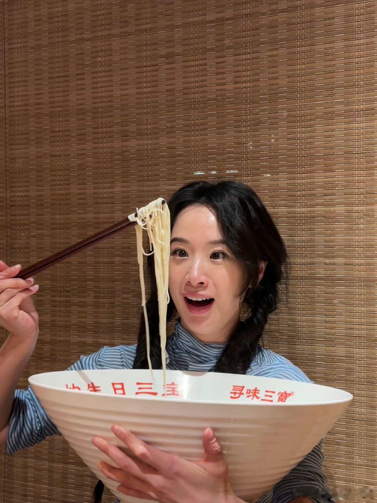 特邀领衔主演李梦何不同舟渡特邀领衔主演李梦 李梦出演《何不同舟渡》真的是众望所归