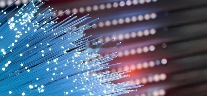 AI需求引爆光纤市场全球涨价潮价格全面上涨：国内G.652.D光纤均价单季度飙升