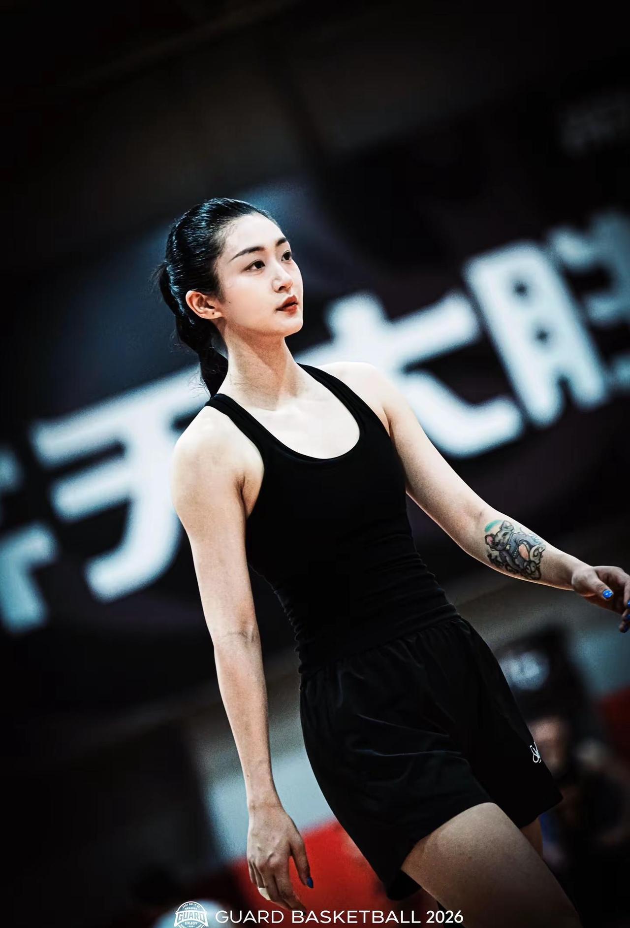 普通 我担心我普通扑通 我的心在扑通篮球打篮球的女生 创作者中心 185体育生