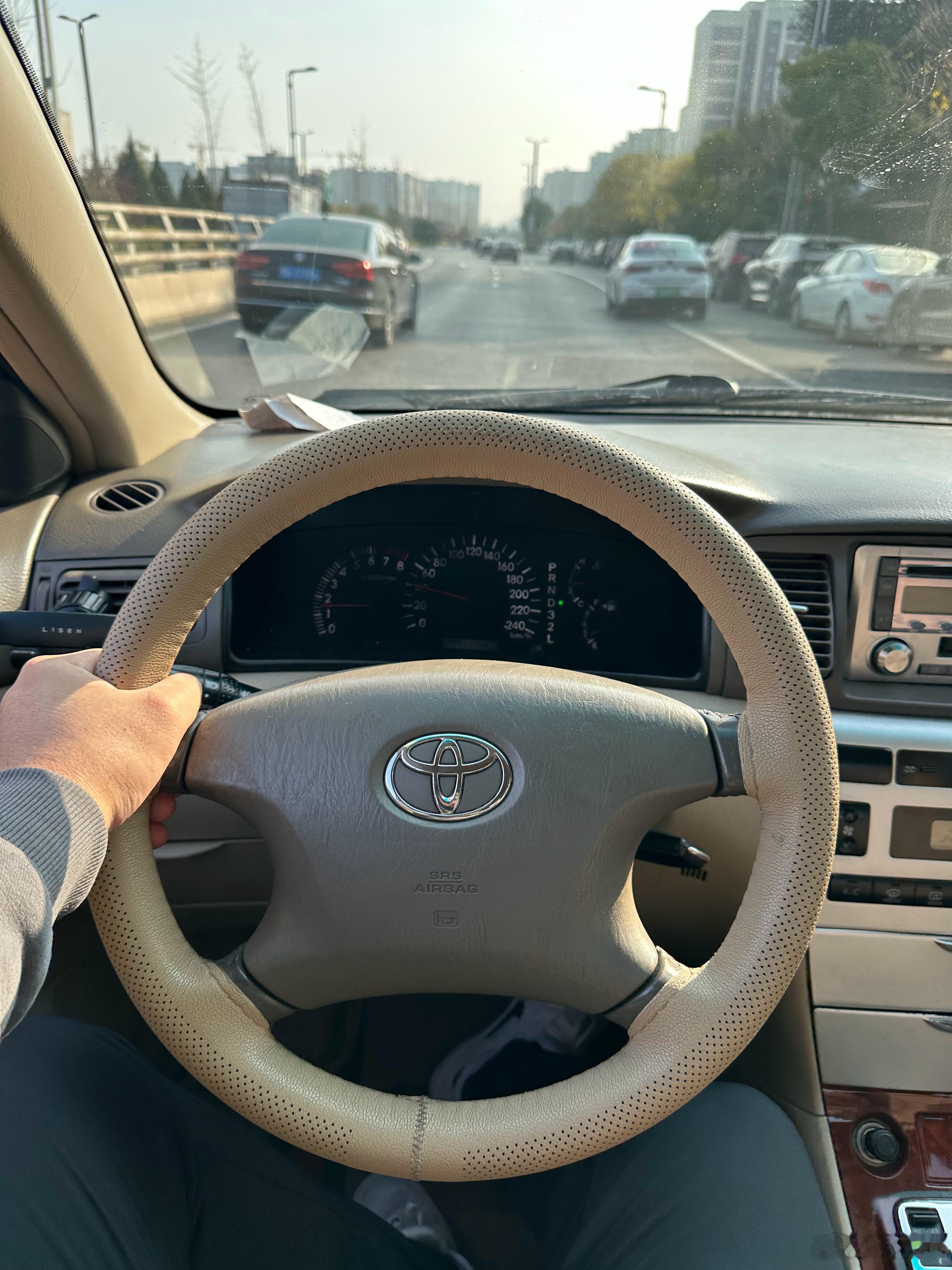 小同事零花钱买了一台06花冠 自己代步 几千块钱 简单一整备 机械状态非常不错 