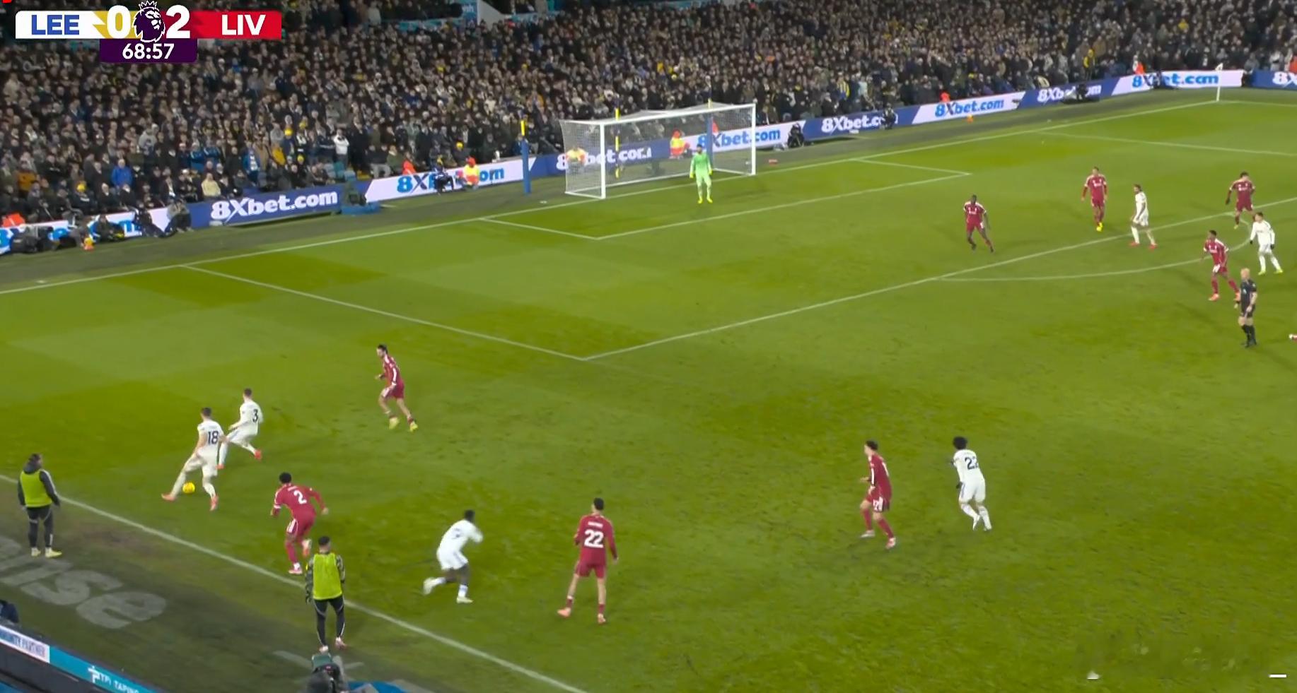 利兹联其实这场不算完全体，这一点看我写的踢切尔西那场即可。双中锋后还需要田中碧。