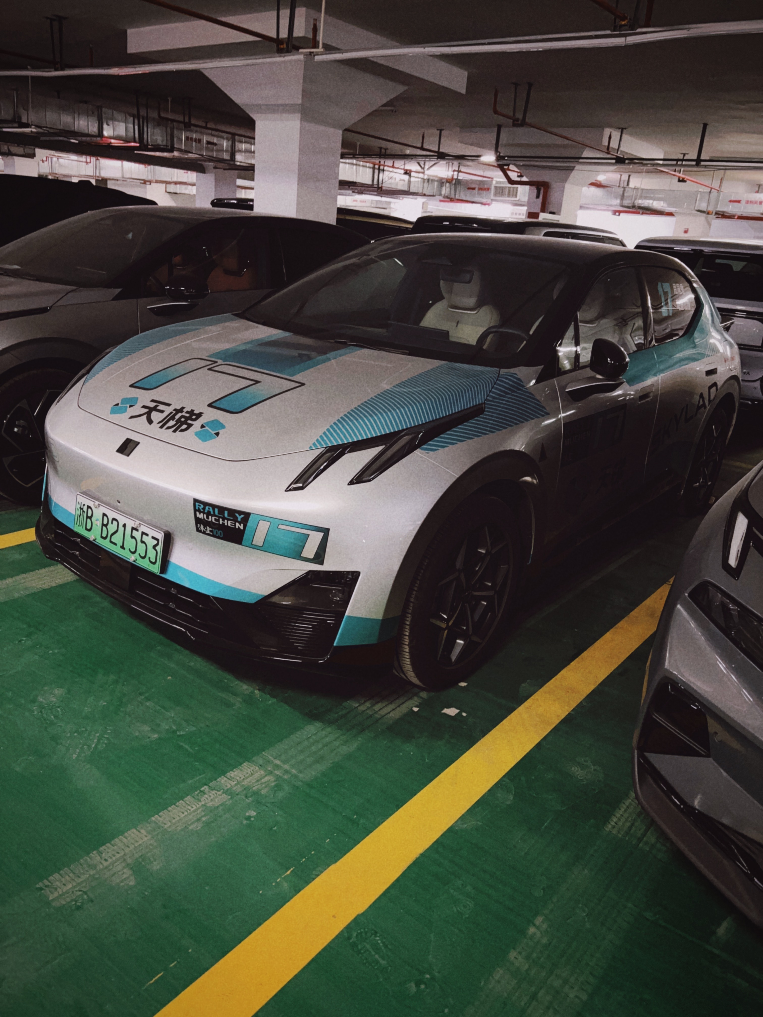 误闯吉利后花园停车库！极氪领克极氪领克极氪领克！我和汽车的日常