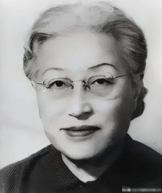 1971年，84岁的蒋介石收到了前妻陈洁如的遗书，书信中寥寥数语，道尽了这个女人