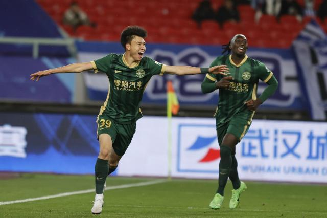 国足今晚要靠小孩哥了！希望我们自己的亚马尔也能爆发一回！伊万赛前表示，中国队会在