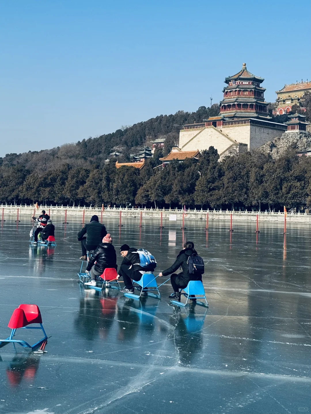 若不是大清亡了🎿怎么能轮到我在颐和园滑冰