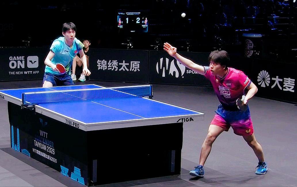 为啥温瑞博打欧洲球员如砍瓜切菜？
但是打亚洲选手，
总是失误频频？

第一局
温