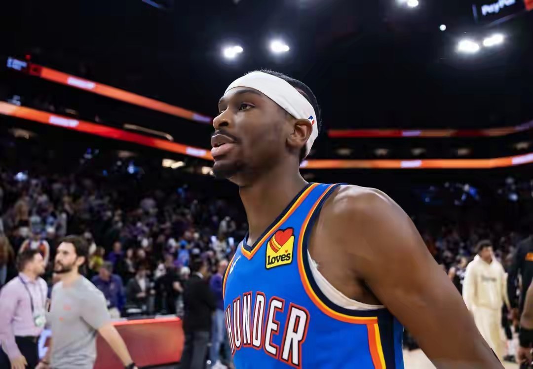 亚历山大和文班亚马根本不在一个级别！！亚历山大：本场出战33分钟，投篮23中11