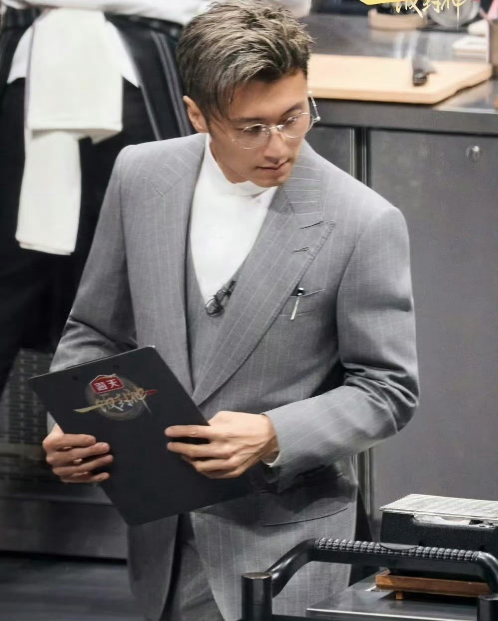 如果谢霆锋演moss人形代入感直接拉满！谢霆锋演MOSS人形，冷感禁欲+AI压迫